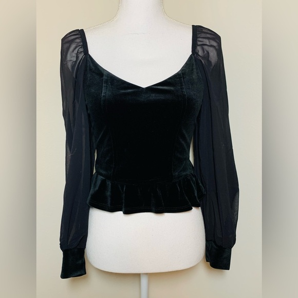 NWT Band of the Free Black Velvet Holiday Peplum Crop Blouse Top Women Small - Picture 1 of 7